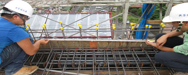 梁的标注中怎么看什么是上部钢筋什么是下部钢筋(梁的上部钢筋和下部钢筋怎么区分)