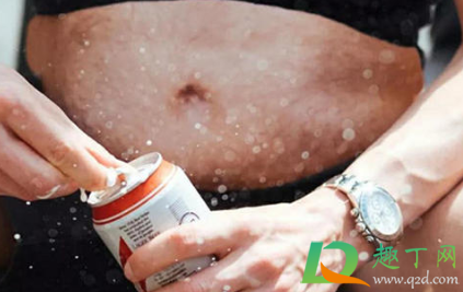 经常喝啤酒是不是肚子容易大(喝啤酒为什么容易肚子大)