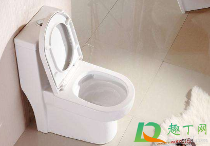 马桶踩在上面会坏吗(马桶踩在上面会破裂吗)