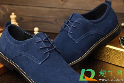 翻毛皮鞋怎么清洗表面(翻毛皮鞋怎么清洗表面翻新)