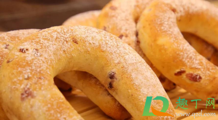 为什么烤面包不松软(烤面包不软是怎么回事)