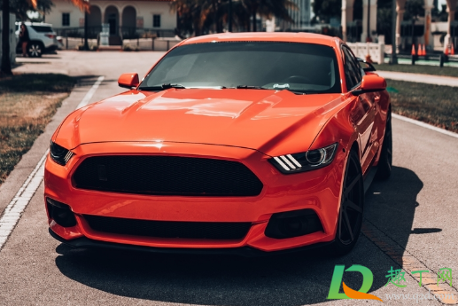 新车几年免检(新车几年免检行驶证要不要换)