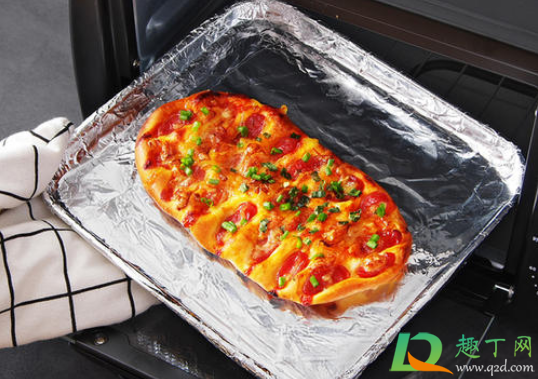 烤箱锡纸是光面朝上还是光面朝下(烧烤锡纸亮面朝上还是朝下)