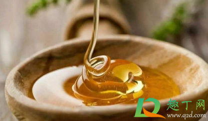 假蜂蜜用什么材料制成(制假蜂蜜的原材料) 假蜂蜜用什么材料制成(制假蜂蜜的原材料)