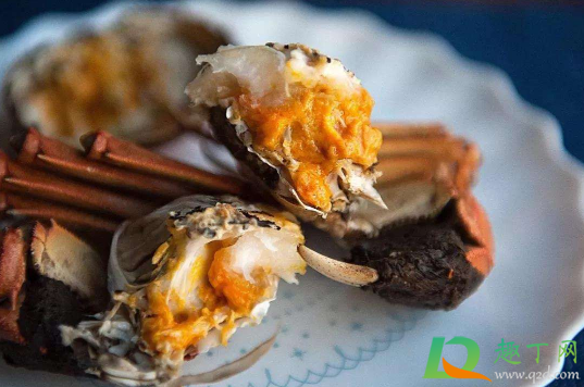 螃蟹蒸出来里面绿绿的什么情况(螃蟹蒸出来蟹壳绿的)