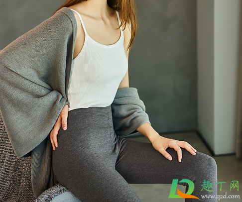 2020穿秋裤搞笑朋友圈句子(朋友圈秋裤搞笑图片)