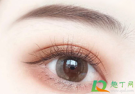 今年流行雾眉还是丝眉(今年流行的雾眉毛图片和丝眉)