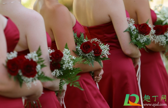 结婚伴娘就一个人会不会很尴尬(没伴娘会不会尴尬)