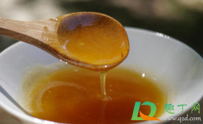 假蜂蜜用什么材料制成(制假蜂蜜的原材料) 假蜂蜜用什么材料制成(制假蜂蜜的原材料)