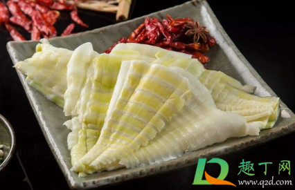 竹笋炒之前还要烫一下吗(竹笋炒之前需要焯水几分钟) 竹笋炒之前还要烫一下吗(竹笋炒之前需要焯水几分钟)