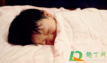 裸睡床上用品需多久更换(常住旅客的床上用品多久一换)