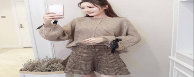 短裙怎么搭配上衣(短裙怎么搭配上衣好看)
