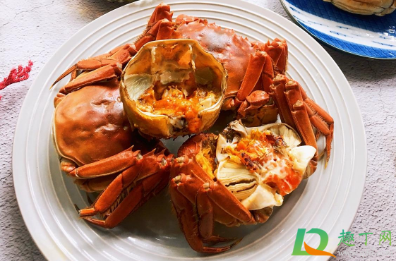 螃蟹放盘子里蒸还是直接放篦子上蒸(蒸螃蟹用盘子还是笼) 螃蟹放盘子里蒸还是直接放篦子上蒸(蒸螃蟹用盘子还是笼)