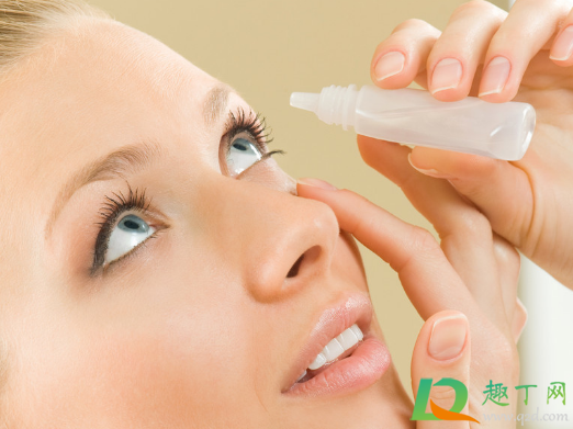 为什么滴眼药水眼睛周围会肿(眼睛肿了滴眼药水感觉眼睛更肿了)