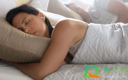 戴耳塞睡觉影响耳朵吗(经常戴耳塞睡觉对耳朵有影响吗)