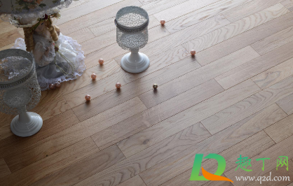 滴在地板上的油漆怎么去除(墙面漆滴到地板上怎么去除) 滴在地板上的油漆怎么去除(墙面漆滴到地板上怎么去除)