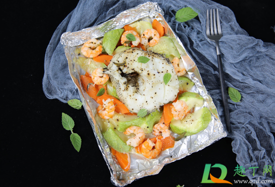 烤箱锡纸买哪种好(烤箱用纸好还是锡纸好)