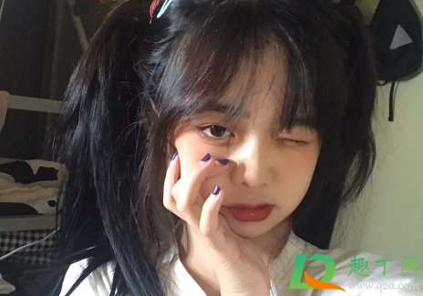 发根软化过了紧贴头皮怎么办(烫头发时发根被软化贴在头皮上怎么办)