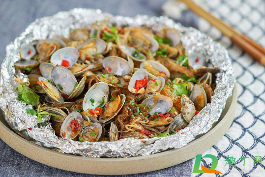 烤箱锡纸过期能用吗(锡纸过期了能用吗)