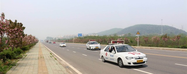 直线倒车技巧(直线倒车技巧视频)