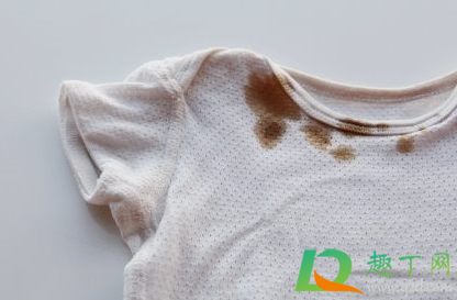 衣服上的油渍怎么洗掉过了几天(衣服上的油渍过了一段时间怎么洗掉)