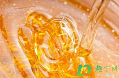 放置多年的蜂蜜黑了还能吃么(蜂蜜放很多年了变黑了还可以喝吗) 放置多年的蜂蜜黑了还能吃么(蜂蜜放很多年了变黑了还可以喝吗)