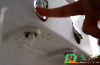 饮水机怎么清洗水垢(怎样清洗饮水机里面的水垢)