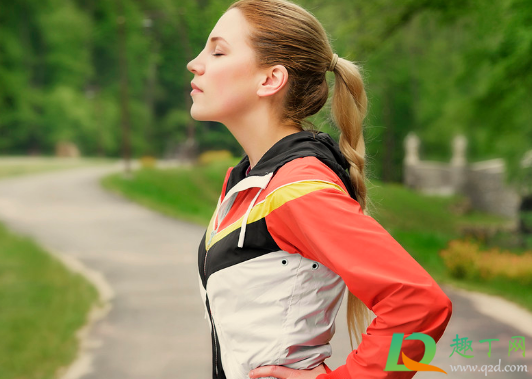 一动就满头大汗是啥虚(怕热一动就满头大汗是啥虚)