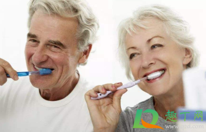 盐刷牙牙齿会白吗(刷牙是加点盐牙齿真的会变白吗)