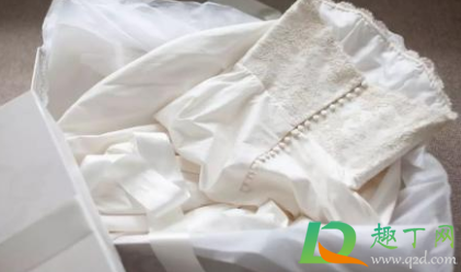 白衣服发黄怎么洗白最快最干净(白衣服发黄洗白简单有效方法)