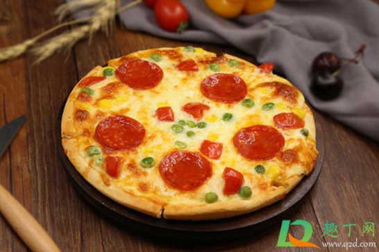 烤箱一次能烤两个披萨吗(烤箱一次可以烤两层吗)