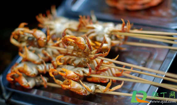 炸螃蟹用大火还是小火(煮螃蟹要一直大火吗)