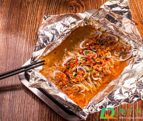 烤箱锡纸可以用几次(烧烤锡纸能用几次)