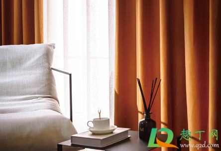 窗帘正面挂里面还是外面(挂窗帘正面朝里还是朝外) 窗帘正面挂里面还是外面(挂窗帘正面朝里还是朝外)