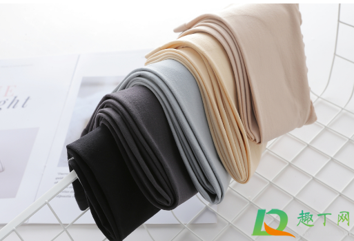 袜子会越穿越大吗(穿上袜子脚会不会变大)