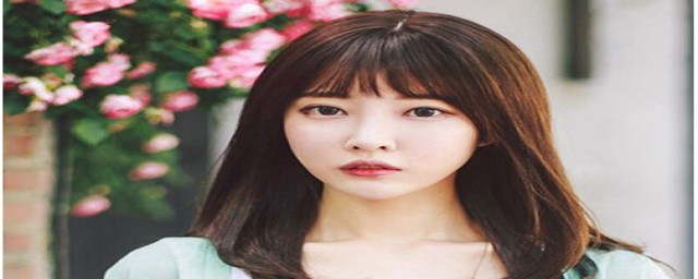 刘海尴尬期怎么弄(刘海尴尬期怎么弄成八字刘海)