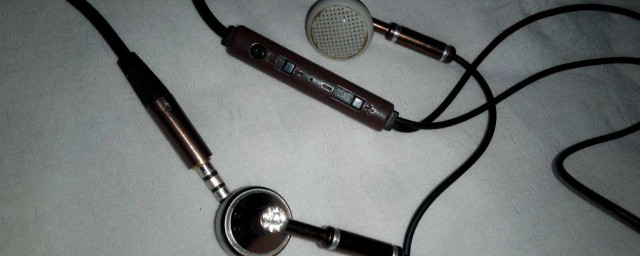 耳机为什么总是坏掉一只(耳机怎么会坏一只)