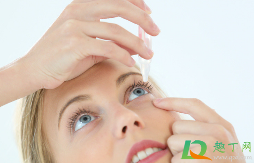 为什么滴眼药水眼睛周围会肿(眼睛肿了滴眼药水感觉眼睛更肿了)