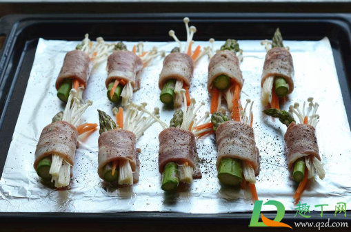 烤箱锡纸是用正面还是反面