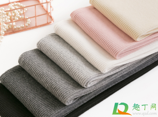 2020穿秋裤搞笑朋友圈句子(朋友圈秋裤搞笑图片)