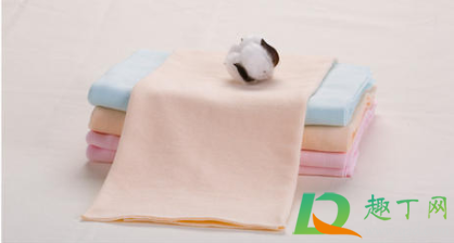 洗尿布洗衣机还是手洗(洗尿布用清水还是洗衣液)