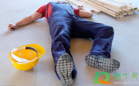 摔倒撞到头昏迷2分钟严重吗(头被撞了后昏迷一小时)