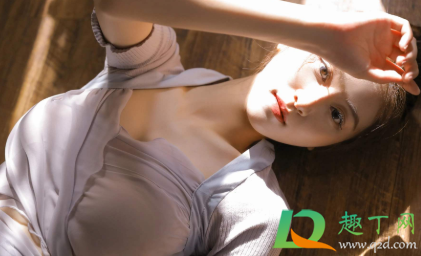 例假可以吃益母草颗粒吗(来例假可以吃益母草颗粒吗?)