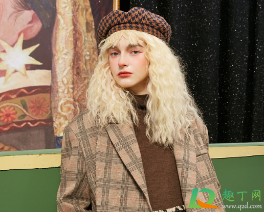 打底衫要不要买大一点的(打底衫要买大一号吗)