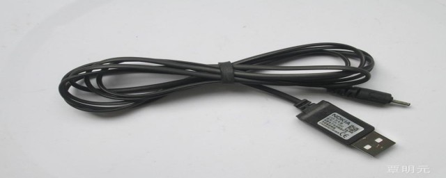 更换充电线或充电器(充电器换根线才可以充电)