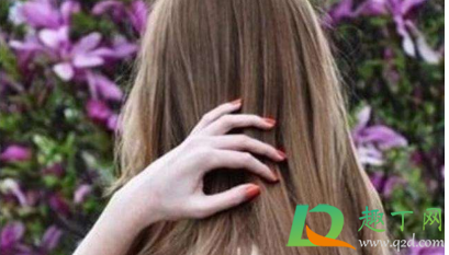 为什么有的头发丝会凹凸不平(头发有凹凸不平的感觉)