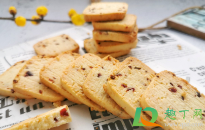 饼干放行李箱怎么才不会被压坏(行李箱上放行李箱会被压坏吗)