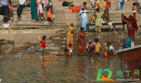 印度民众轮流吸蒸汽防治新冠靠谱吗 印度民众轮流吸蒸汽防治新冠靠谱吗