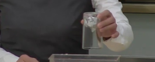 不会湿的纸(不会湿的纸作文300字三年级)