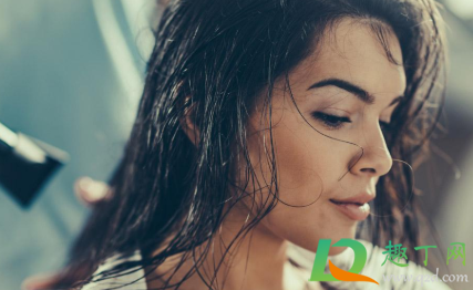 头发贴着头皮如何蓬松(长头发贴头皮怎么蓬松一点呢)